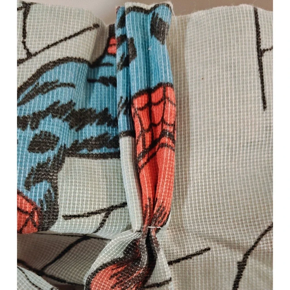 1977 Vintage SPIDER-MAN CURTAINS 4 PANELS LOT 24